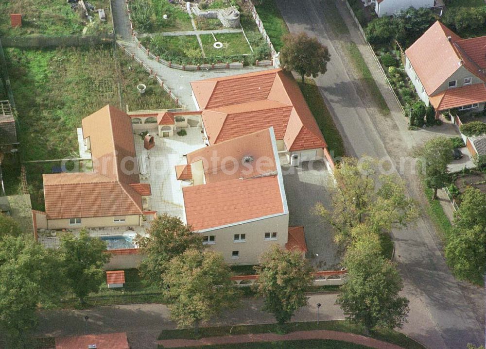 Nedlitz / BRB from above - Neubauvilla an der Lindenallee in Nedlitz (nordöstlich von Zerbst) in Sachsen - Anhalt.