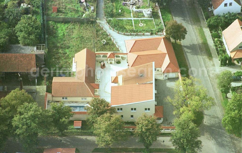 Nedlitz / BRB from the bird's eye view: Neubauvilla an der Lindenallee in Nedlitz (nordöstlich von Zerbst) in Sachsen - Anhalt.