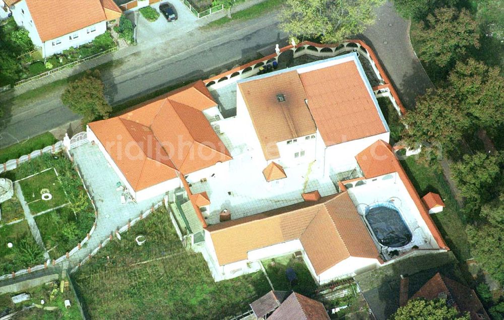 Nedlitz / BRB from the bird's eye view: Neubauvilla an der Lindenallee in Nedlitz (nordöstlich von Zerbst) in Sachsen - Anhalt.