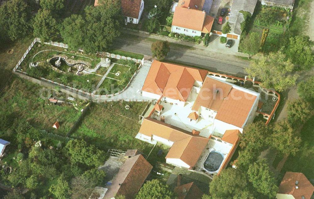 Aerial photograph Nedlitz / BRB - Neubauvilla an der Lindenallee in Nedlitz (nordöstlich von Zerbst) in Sachsen - Anhalt.