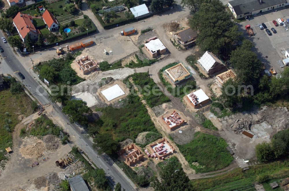 Aerial image Berlin - Blick auf ein Neubauwohngebiet auf dem Gelände der LPG 1. Mai i.L. an der Lindenberger Strasse / Fennpfuhlweg in Berlin Wartenberg.