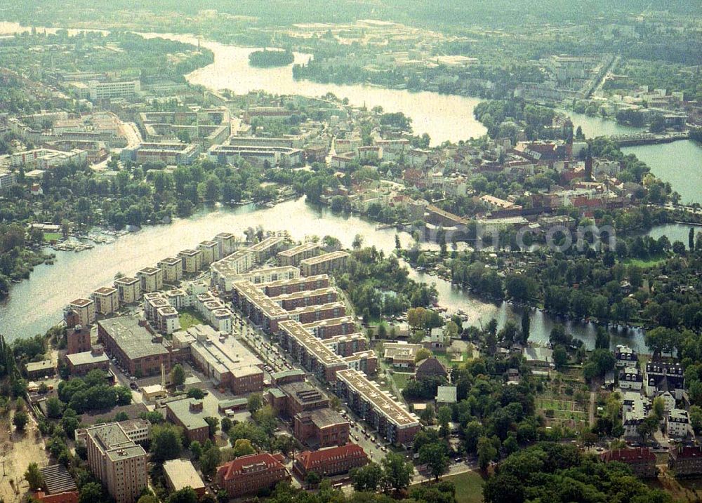 Aerial image Berlin - Köpenick - Neubauwohngebiet Der Krusenick an der Friedrichshagener Straße in Berlin - Köpenick.