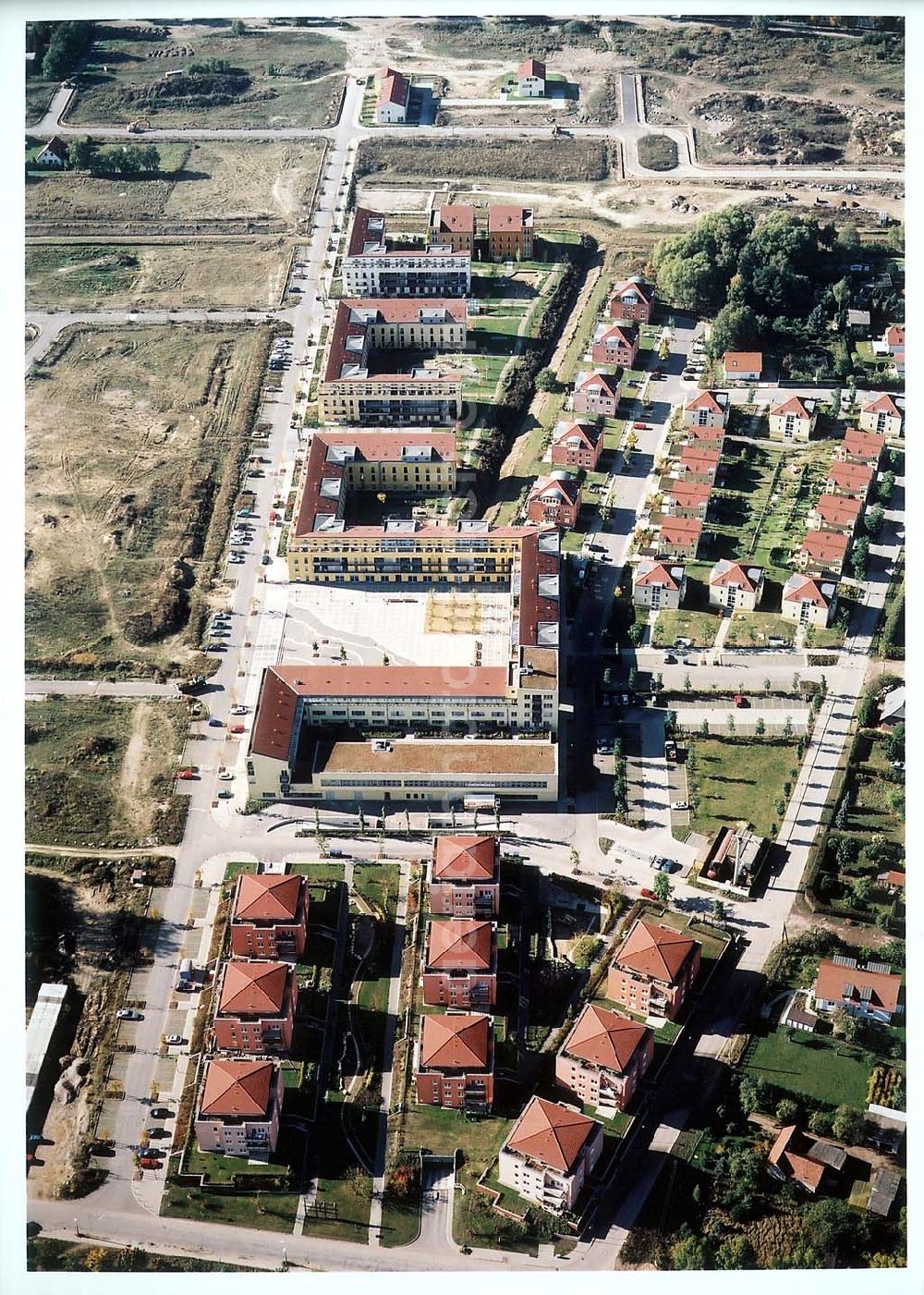 Aerial photograph Bernau - Friedensthal - Neubauwohngebäude an der Mainstraße im Wohngebiet Friedensthal in Bernau.