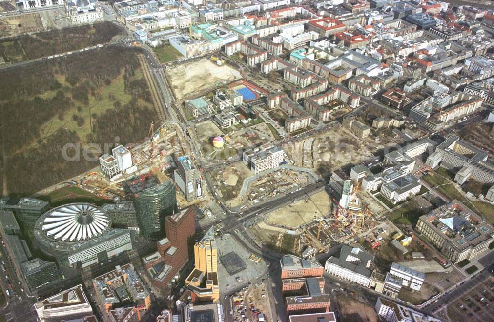 Berlin- Tiergarten from the bird's eye view: Neubebauung des Leipziger Platzes am Potsdamer-Platz in Berlin-Tiergarten 11.03.02