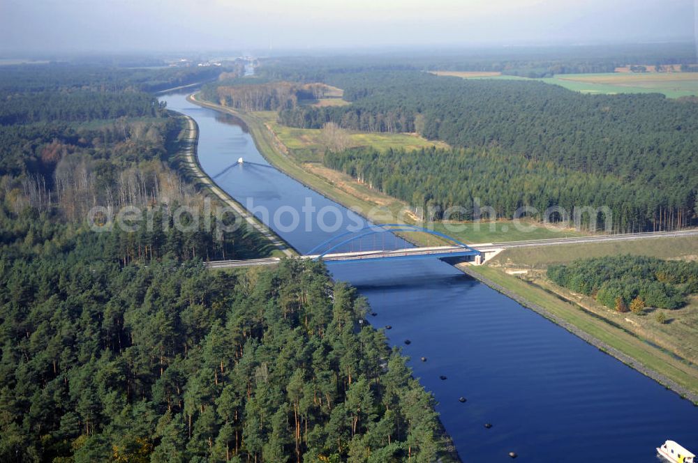 Wusterwitz from the bird's eye view: Blick auf die neue Brücke über dem Elbe - Havel - Kanal im Zuge des Baus der L96. Die Ortsumgehung Wusterwitz umfasst eine 9 Km lange Strecke, die im Dezember 2007 fertiggestellt wurde. Im Zuge des Ausbaus wurde die Brücke über dem Elbe - Havel - Kanal erbaut.