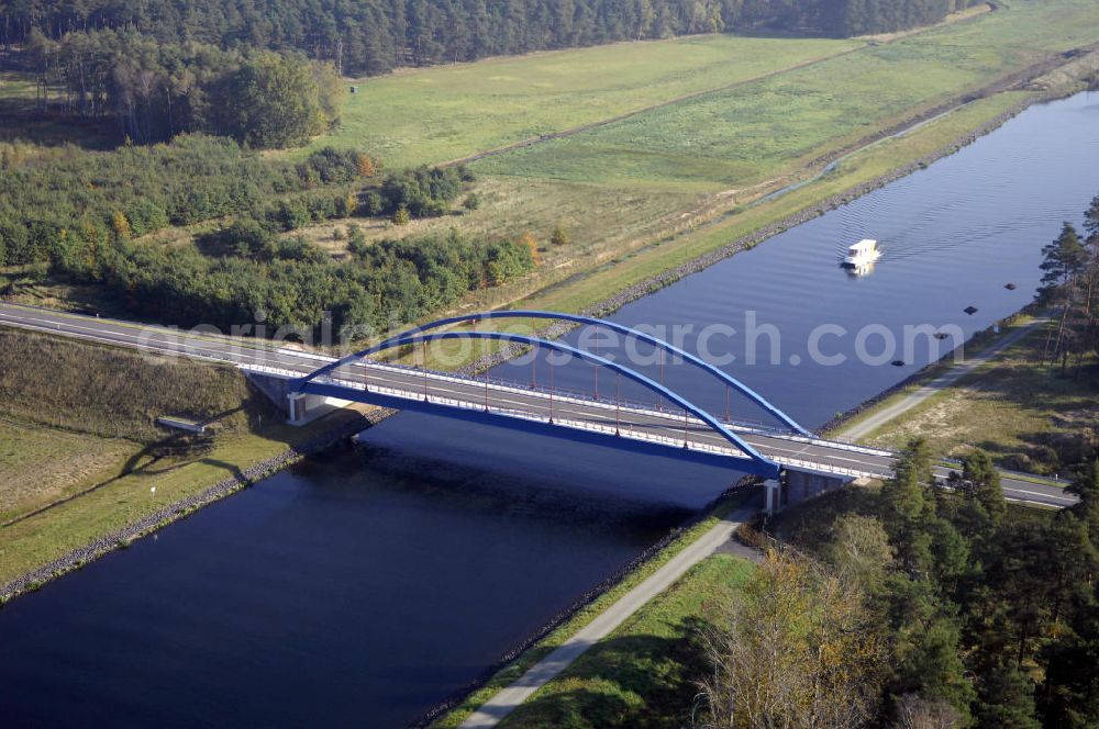 Wusterwitz from the bird's eye view: Blick auf die neue Brücke über dem Elbe - Havel - Kanal im Zuge des Baus der L96. Die Ortsumgehung Wusterwitz umfasst eine 9 Km lange Strecke, die im Dezember 2007 fertiggestellt wurde. Im Zuge des Ausbaus wurde die Brücke über dem Elbe - Havel - Kanal erbaut.