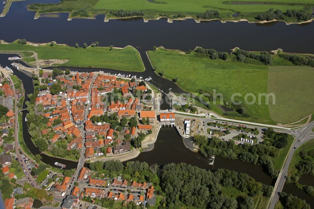 Hitzacker from above - New flood defenses on the outskirts of Hitzacker on the banks of the Elbe in Lower Saxony