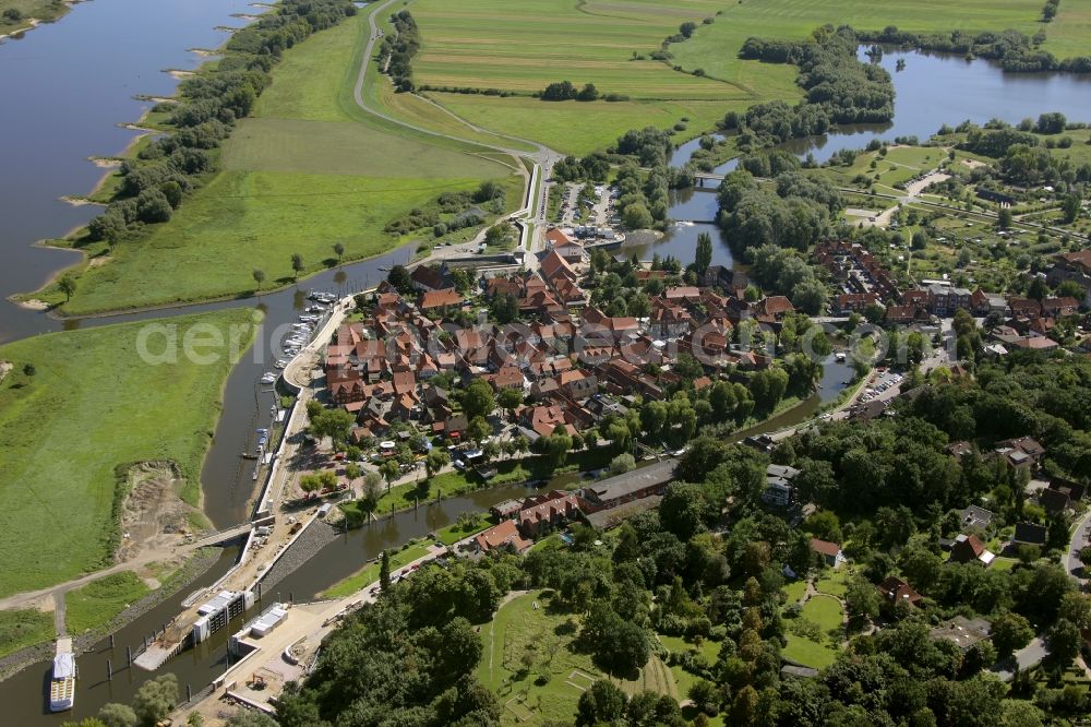 Hitzacker from the bird's eye view: New flood defenses on the outskirts of Hitzacker on the banks of the Elbe in Lower Saxony