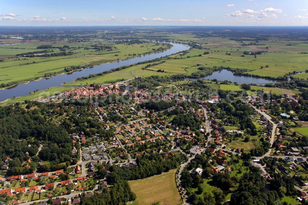 Hitzacker from above - New flood defenses on the outskirts of Hitzacker on the banks of the Elbe in Lower Saxony