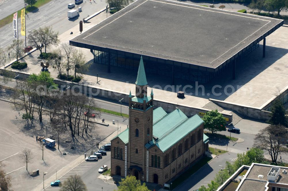 Berlin from above - Blick auf die St. Matthäus-Kirche und die Neue Nationalgalerie in Berlin-Tiergarten. View on the St. Matthew Church and the museum Neue Nationalgalerie in Berlin-Tiergarten.