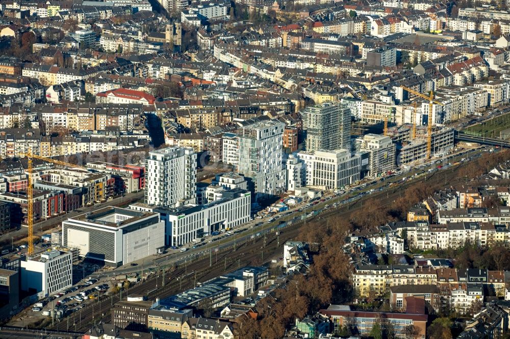 Düsseldorf from above - New City Quarters and Le Quartier Central in Duesseldorf in the state of North Rhine-Westphalia. The former railway and commercial area is being redeveloped and new residential buildings and parks are being created along Toulouser Allee