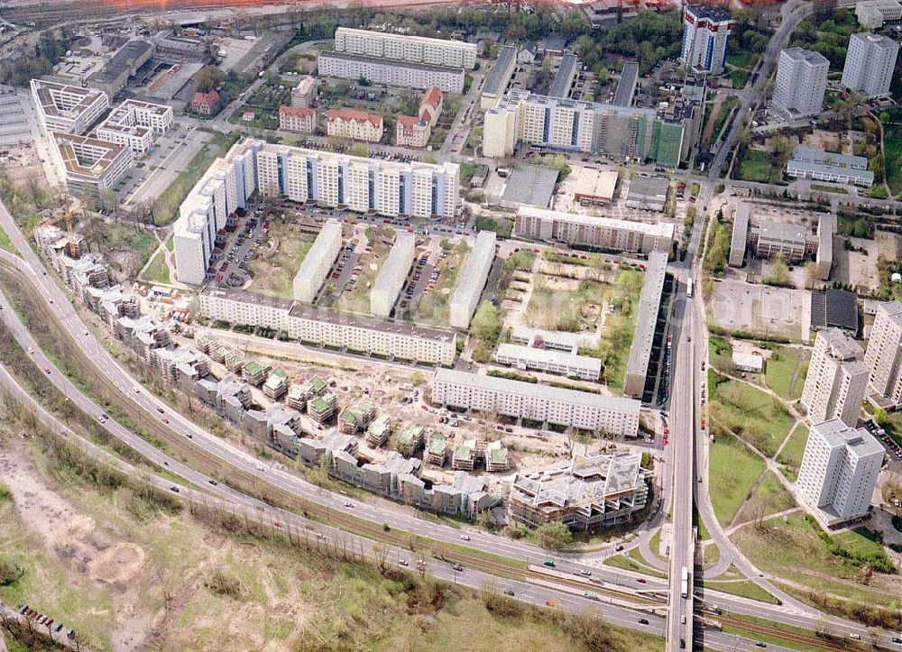 Aerial photograph Potsdam - Neue Wohnbauten am Hans - Marchwitza-Ring im Zentrum-Ost in Potsdam