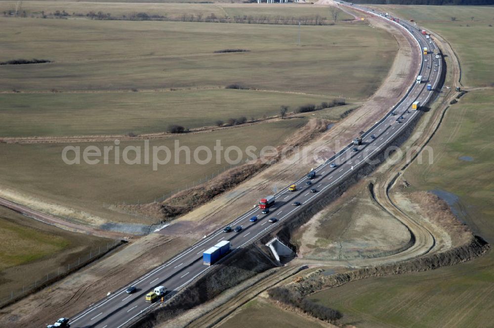 Aerial photograph Hastrungsfeld - Blick auf den neuen E40 / A4 - Autobahnverlauf in Thüringen nach der teilweisen Verkehrsfreigabe. Durchgeführt werden die im Zuge dieses Projektes notwendigen Arbeiten unter an derem von EUROVIA Verkehrsbau Union sowie der Niederlassungen Abbruch und Erdbau, Betonstraßenbau, Ingenieurbau und TECO Schallschutz der EUROVIA Beton sowie der DEGES. View of the new A4 motorway course E40 / A4 in thuringia.