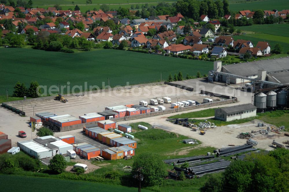 Aerial image Hötzelsroda - Blick auf den neuen E40 / A4 - Autobahnverlauf in Thüringen nach der Verkehrsfreigabe. Durchgeführt werden die im Zuge dieses Projektes notwendigen Arbeiten unter an derem von EUROVIA Verkehrsbau Union sowie der Niederlassungen Abbruch und Erdbau, Betonstraßenbau, Ingenieurbau und TECO Schallschutz der EUROVIA Beton sowie der DEGES. View of the new A4 motorway course E40 / A4 near Hötzelsroda in thuringia