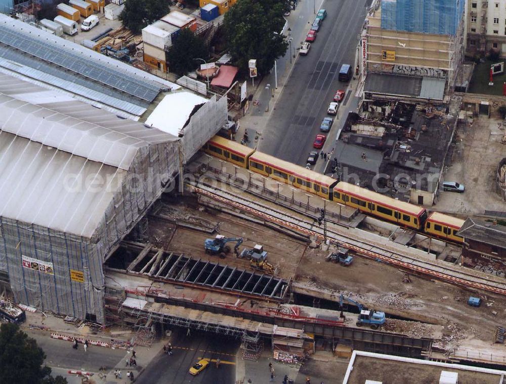 Berlin from above - Neuer S-Bahnzug der Baureihe 481 (DWA-AG) im Berliner Stadtzentrum 18.09.1997