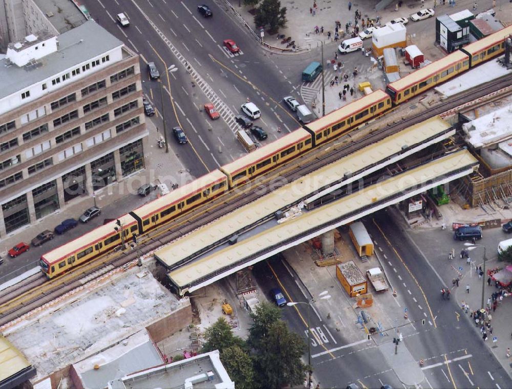 Aerial image Berlin - Neuer S-Bahnzug der Baureihe 481 (DWA-AG) im Berliner Stadtzentrum 18.09.1997