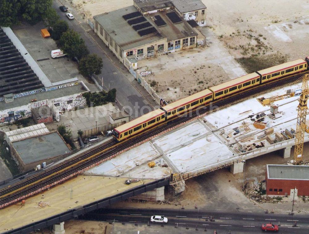 Berlin from above - Neuer S-Bahnzug der Baureihe 481 (DWA-AG) im Berliner Stadtzentrum 18.09.1997