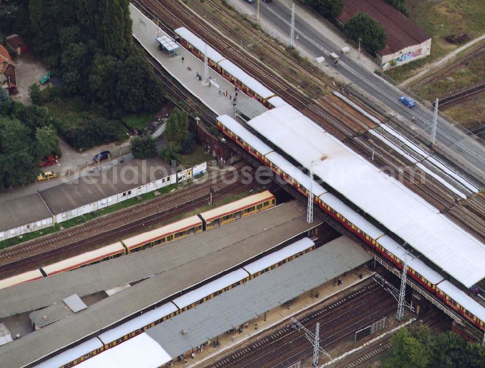 Aerial image Berlin - Neuer S-Bahnzug der Baureihe 481 (DWA-AG) im Berliner Stadtzentrum 18.09.1997