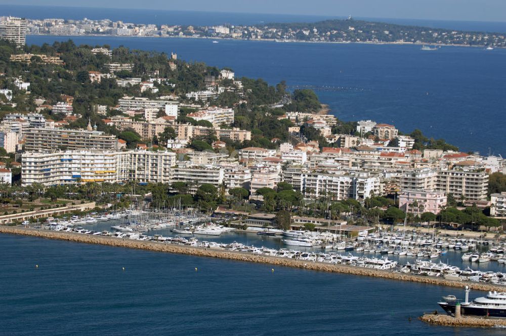 Aerial photograph Cannes - Blick auf den Neuen Hafen Port Pierre Canto von Cannes in Palm Beach. Kontakt Hafen: Port Pierre Canto, Boulevard de la Croisette, 06400 Cannes, Tel. +33(0)492 188484, Fax +33(0)493 946618; Kontakt Touristinfo: Office du Tourisme, BP 272, 06403 Cannes Cedex, Tel. +33(0)492 99842 2, Fax +33(0)492 99842 3, Email: tourisme@semec.com