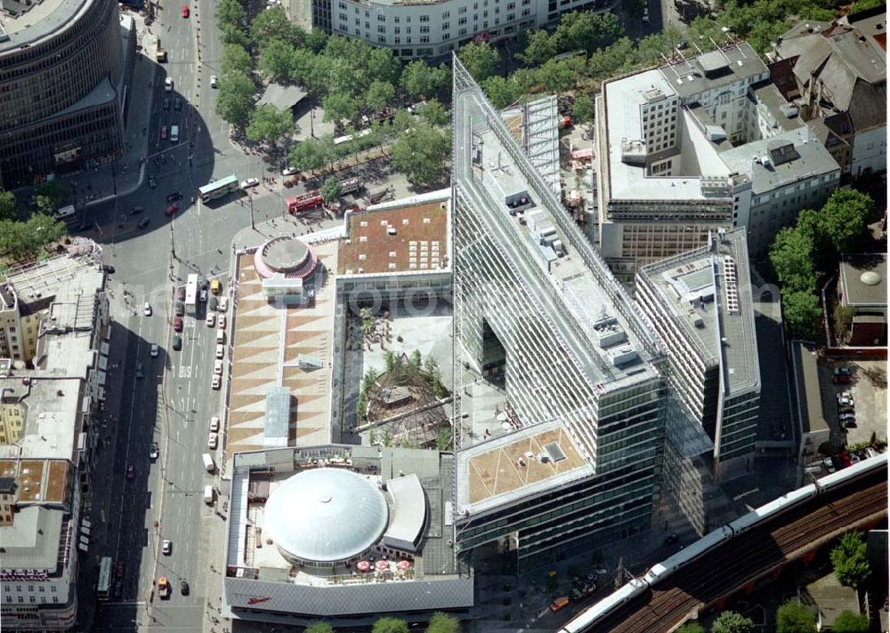 Aerial photograph Berlin - Charlottenburg - Neuerbautes Kranzlereck am Berliner Kurfürstendamm in Berlin - Charlottenburg.