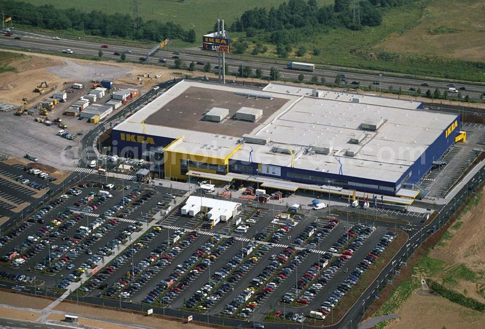 Aerial image Koblenz - : Neueröffnung des ersten IKEA Möbel-Kompetenz-Zentrum in Deutschland auf insgesamt 115.000 Quadratmetern Grundstücksfläche.In den Zentren haben Einzelhändler rund um das Thema „Wohnen“ die Möglichkeit, Verkaufsflächen anzumieten. Es werden zusätzliche 150 Arbeitsplätze geschaffen. Als erster Partner von IKEA wird die Firma Saturn Ende Oktober 2006 einen Markt eröffnen. Die gesamten Investitionskosten in das Möbel-Kompetenz-Zentrum betragen ca. 45 Mio. Euro. Es werden ca. 2.075 Parkplätze für Kunden zur Verfügung stehen. Weitere Zentren sind unter an derem in Würzburg, Köln und Bremen geplant.