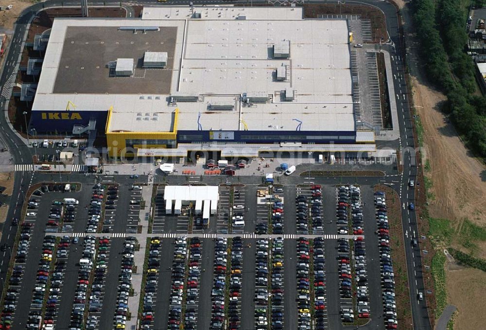 Aerial image Koblenz - : Neueröffnung des ersten IKEA Möbel-Kompetenz-Zentrum in Deutschland auf insgesamt 115.000 Quadratmetern Grundstücksfläche.In den Zentren haben Einzelhändler rund um das Thema „Wohnen“ die Möglichkeit, Verkaufsflächen anzumieten. Es werden zusätzliche 150 Arbeitsplätze geschaffen. Als erster Partner von IKEA wird die Firma Saturn Ende Oktober 2006 einen Markt eröffnen. Die gesamten Investitionskosten in das Möbel-Kompetenz-Zentrum betragen ca. 45 Mio. Euro. Es werden ca. 2.075 Parkplätze für Kunden zur Verfügung stehen. Weitere Zentren sind unter an derem in Würzburg, Köln und Bremen geplant.