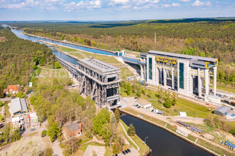 Aerial photograph Niederfinow - New and old Niederfinow ship lift on the Oder-Havel Canal in the state of Brandenburg