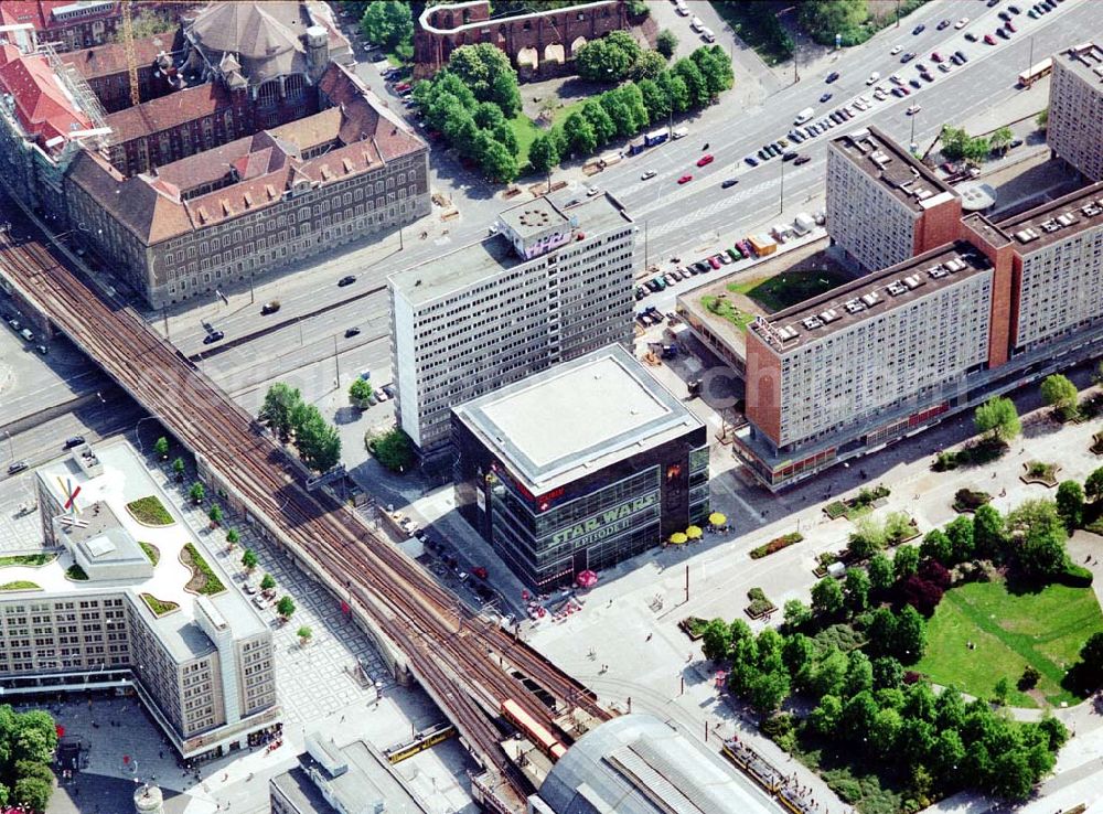 Berlin from the bird's eye view: Neues CUBIX - Kino am Berliner Fernsehturm.