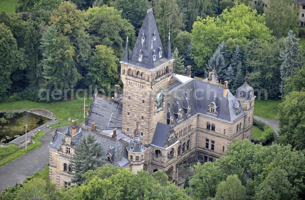 Hummelshain from above - Das Neue Jagdschloss Hummelshain. Es wurde 1880 bis 1885 im Stil der Neorenaissance erbaut und diente als Jagd- und Sommerresidenz der Herzöge Sachsen-Altenburg und des letzten deutschen Kaisers Wilhelm II. König von Preußen. View of the New Hunting Chateau Hummelshain. It was built from 1880 to 1885 served as a hunting lodge and summer residence of the Dukes of Sachsen-Altenburg and the last German Emperor Wilhelm II, King of Prussia.