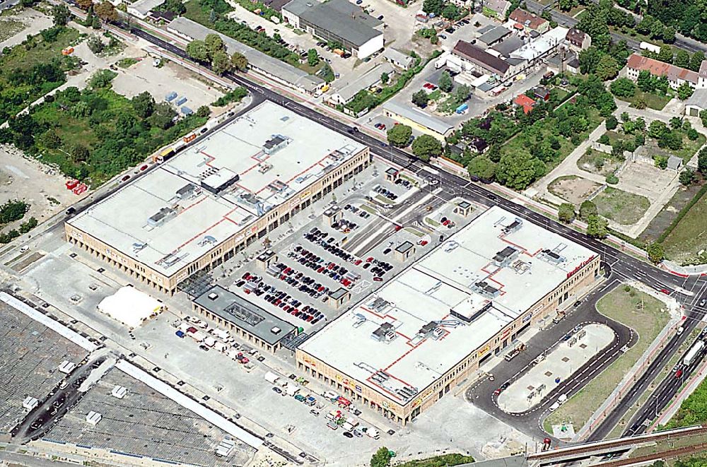 Aerial photograph Berlin-Marzahn - Neues Kaufland- Einkaufscenter in Alt- Biesdorf (Biesdorf-Center). Ort: Berlin / Marzahn