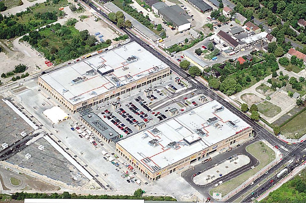 Berlin-Marzahn from above - Neues Kaufland- Einkaufscenter in Alt- Biesdorf (Biesdorf-Center). Ort: Berlin / Marzahn