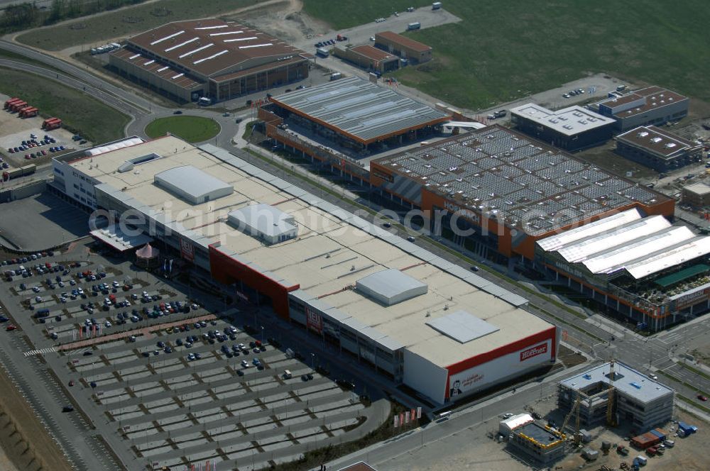 Aerial photograph MÜNCHEN - Blick auf das Möbelhauses Höffner an der Hans-Steinkohl-Strasse im Südwesten Münchens Ausführende Baufirma ist die Klebl GmbH,Gößweinstraße 2,92318 Neumarkt,Tel.: (0 91 81) 9 00-0 frank.michaela@klebl.de,E-Mail: klebl@klebl.de