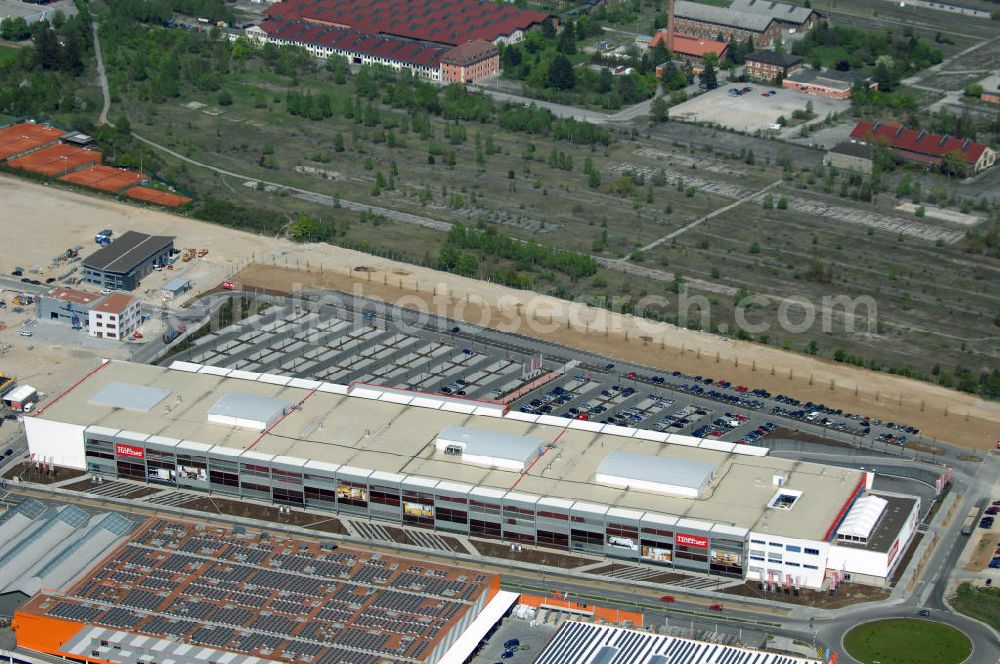 Aerial photograph MÜNCHEN - Blick auf das Möbelhauses Höffner an der Hans-Steinkohl-Strasse im Südwesten Münchens Ausführende Baufirma ist die Klebl GmbH,Gößweinstraße 2,92318 Neumarkt,Tel.: (0 91 81) 9 00-0 frank.michaela@klebl.de,E-Mail: klebl@klebl.de