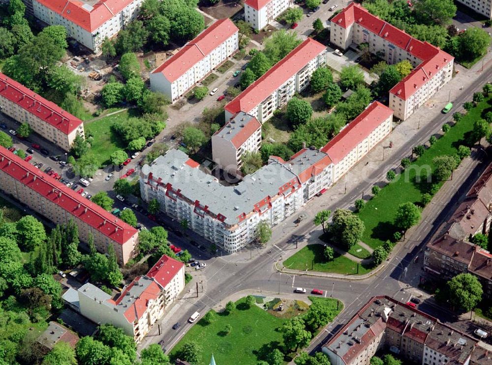 Berlin - Lichtenberg from the bird's eye view: Neues Pflege- und Seniorenheim an der Möllendorfstraße in Berlin - Lichtenberg.