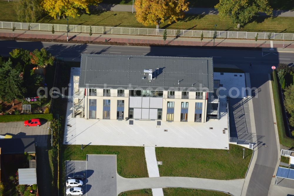 Stavenhagen from the bird's eye view: View at the new built main administration of the Wasser Zweckverband Malchin Stavenhagen at Schultetusstraße in Stavenhagen in the federal state Mecklenburg-Vorpommern. The WasserZweckverband Malchin Stavenhagen consists of 20 member communities. The architecture office Anke Diesterheft was responsible for the new building