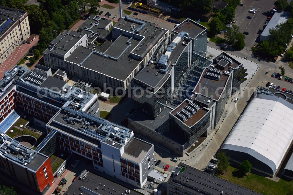 Aerial image Warschau - New buildings of the Centre of New Technologies of the University of Warsaw in Poland. The CeNT was founded in 2011, its campus is located on Banacha Street in the district of Ochota. The swingled building complex CeNT 1 was completed by the construction company Karmar. It facilitates lecture halls, laboratories and seminar rooms