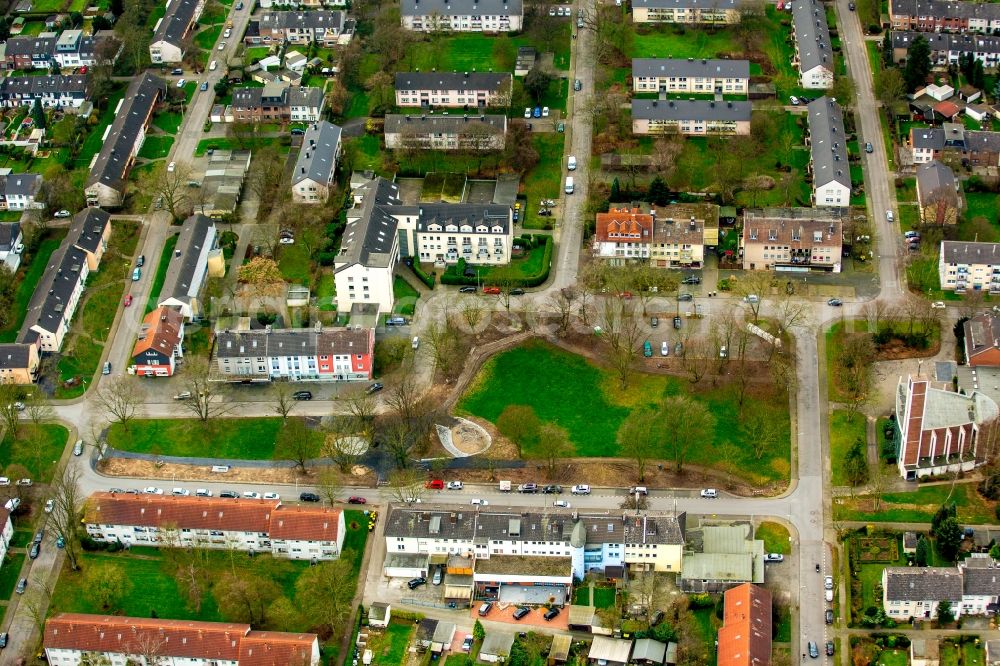 Duisburg from the bird's eye view: Redesign of the park of little Karl-Harzig-Park, Am Finkenacker, in Duisburg in North Rhine-Westphalia