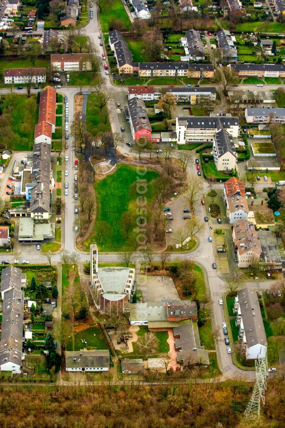 Aerial photograph Duisburg - Redesign of the park of little Karl-Harzig-Park, Am Finkenacker, in Duisburg in North Rhine-Westphalia