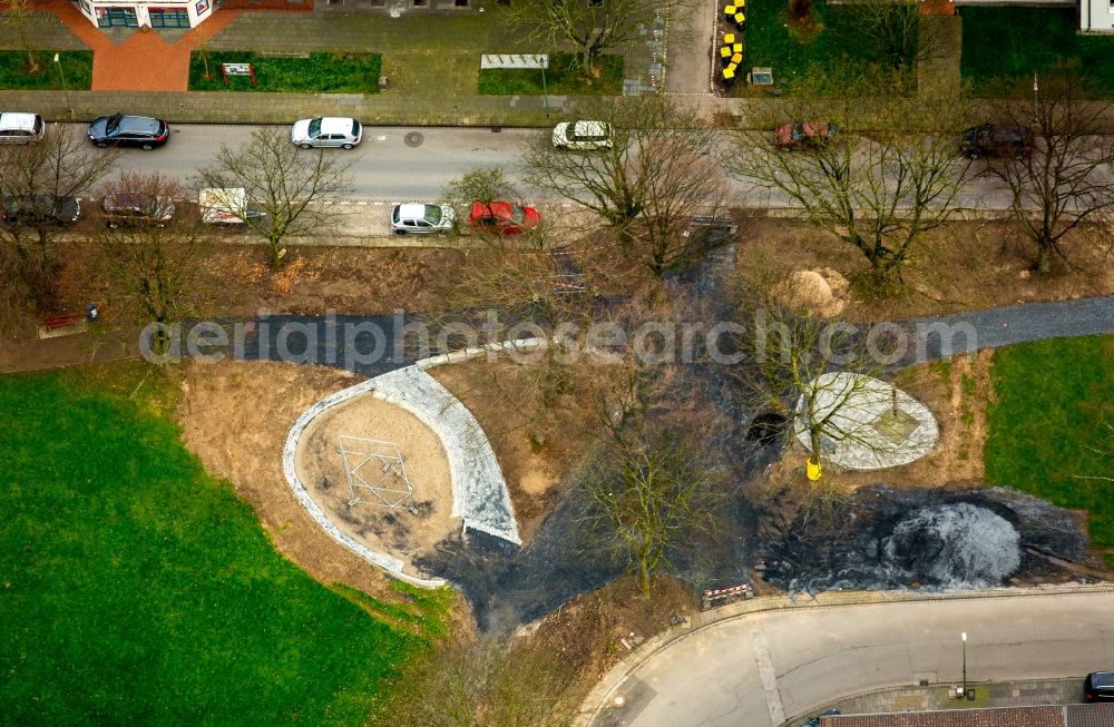 Aerial photograph Duisburg - Redesign of the park of little Karl-Harzig-Park, Am Finkenacker, in Duisburg in North Rhine-Westphalia