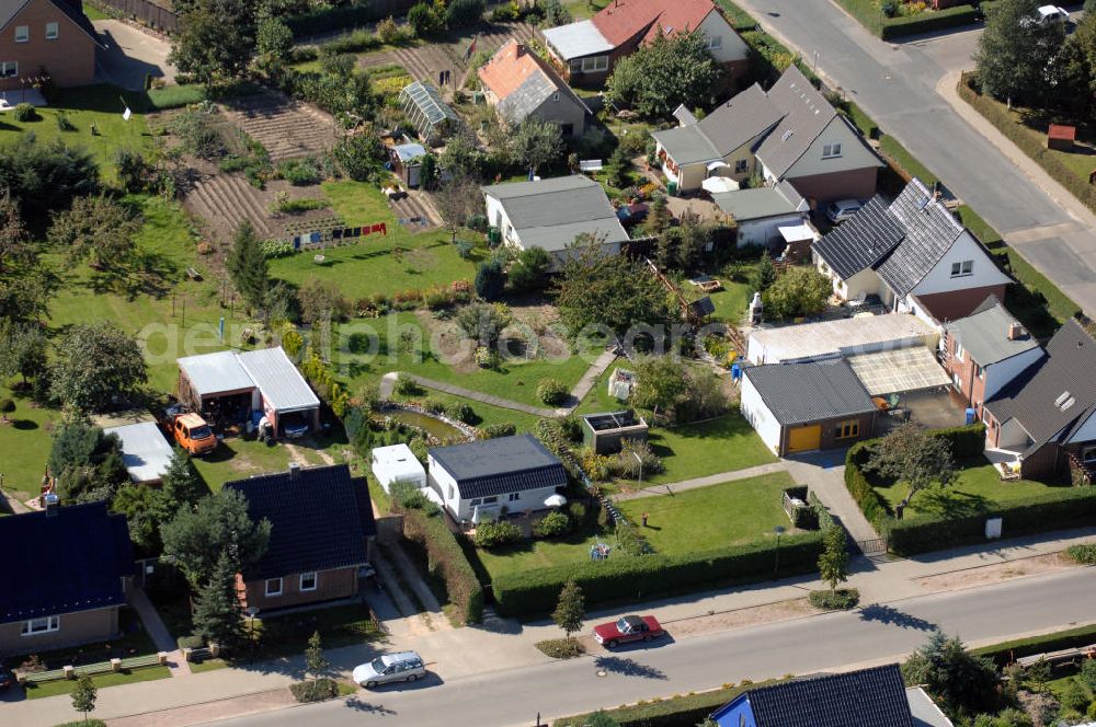 Ribnitz-Damgarten from the bird's eye view: Einfamilienhaussiedlung an der Neuhöfer Straße in Ribnitz-Damgarten.