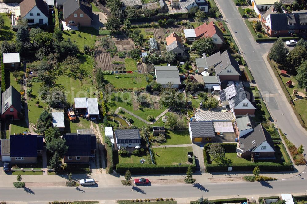 Aerial image Ribnitz-Damgarten - Einfamilienhaussiedlung an der Neuhöfer Straße in Ribnitz-Damgarten.