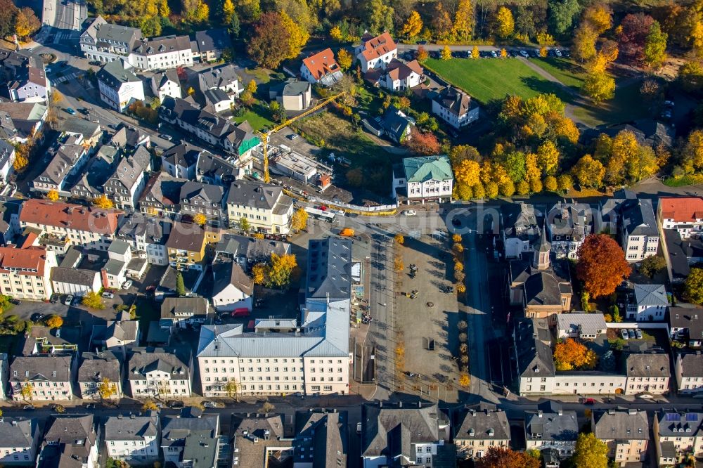 Aerial photograph Arnsberg - Neumarkt square in the town centre of Arnsberg in the state of North Rhine-Westphalia. Historical buildings are located on the square