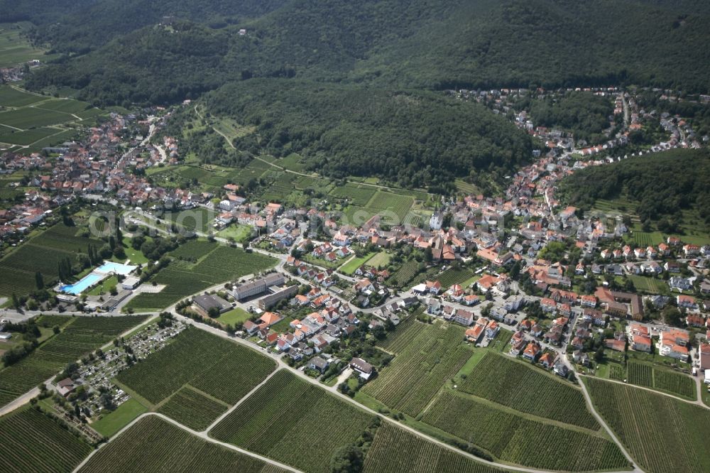 Hambach from the bird's eye view: Neustadt an der Weinstraße OT Hambach with Oberhambach in the state of Rhineland-Palatinate