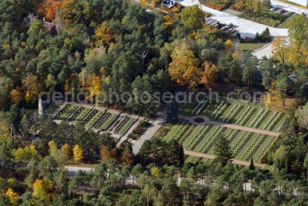 Dresden from above - Blick auf den Neustädter Friedhof auf dem Militärgelände in der Albertstadt.