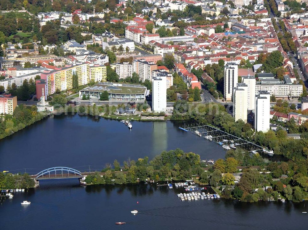 Potsdam from above - 07.10.2004 Blick auf die Neustädter Havelbucht und das Stadtzentrum von Potsdam.