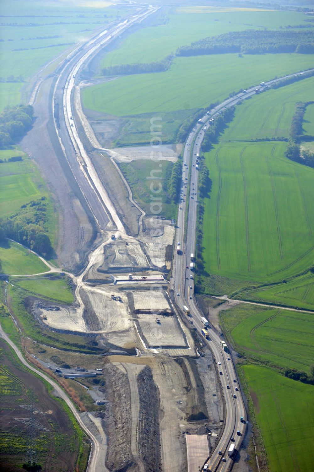 Magdala from above - Blick auf die Bauarbeiten zur Neutrassierung / Verlegung der Bundesautobahn BAB A4 zwischen den Anschlussstellen AS Magdala und Jena/Göschwitz. Bauherr des sechstreifiger Neubau des Autobahnabschnittes ist die DEGES Deutsche Einheit Fernstraßenplanungs- und -bau GmbH. Construction work on the realignment / relocation of the federal motorway A4 motorway between junctions AS Magdalene and Jena / Göschwitz. Die Ingenieurgruppe BEB ist mit der Projektsteuerung beauftragt.