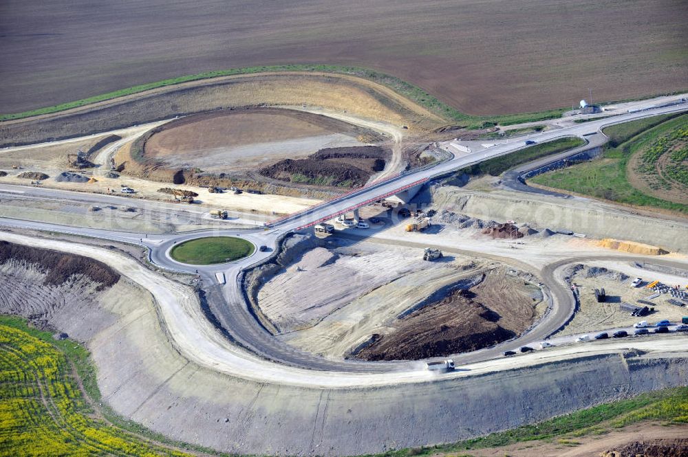 Magdala from above - Blick auf die Bauarbeiten zur Neutrassierung / Verlegung der Bundesautobahn BAB A4 zwischen den Anschlussstellen AS Magdala und Jena/Göschwitz. Bauherr des sechstreifiger Neubau des Autobahnabschnittes ist die DEGES Deutsche Einheit Fernstraßenplanungs- und -bau GmbH. Construction work on the realignment / relocation of the federal motorway A4 motorway between junctions AS Magdalene and Jena / Göschwitz. Die Ingenieurgruppe BEB ist mit der Projektsteuerung beauftragt.