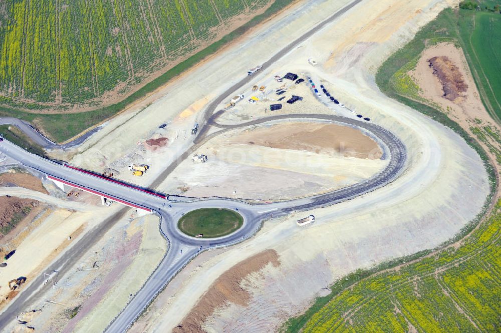 Aerial photograph Magdala - Blick auf die Bauarbeiten zur Neutrassierung / Verlegung der Bundesautobahn BAB A4 zwischen den Anschlussstellen AS Magdala und Jena/Göschwitz. Bauherr des sechstreifiger Neubau des Autobahnabschnittes ist die DEGES Deutsche Einheit Fernstraßenplanungs- und -bau GmbH. Construction work on the realignment / relocation of the federal motorway A4 motorway between junctions AS Magdalene and Jena / Göschwitz. Die Ingenieurgruppe BEB ist mit der Projektsteuerung beauftragt.