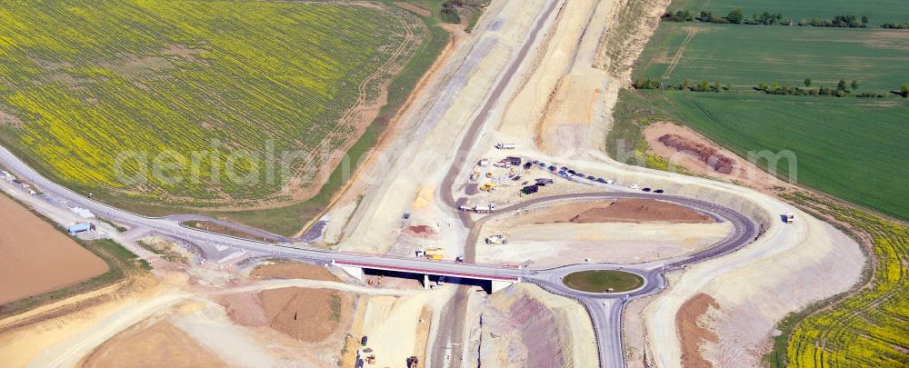 Aerial photograph Magdala - Blick auf die Bauarbeiten zur Neutrassierung / Verlegung der Bundesautobahn BAB A4 zwischen den Anschlussstellen AS Magdala und Jena/Göschwitz. Bauherr des sechstreifiger Neubau des Autobahnabschnittes ist die DEGES Deutsche Einheit Fernstraßenplanungs- und -bau GmbH. Construction work on the realignment / relocation of the federal motorway A4 motorway between junctions AS Magdalene and Jena / Göschwitz. Die Ingenieurgruppe BEB ist mit der Projektsteuerung beauftragt.