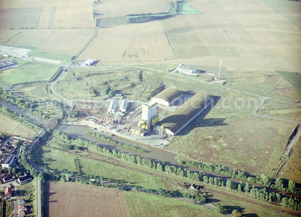 nördlich von Magdeburg / SA from above - Niederlassung der Magdeburger Getreide GmbH nordwestlich von Magdeburg